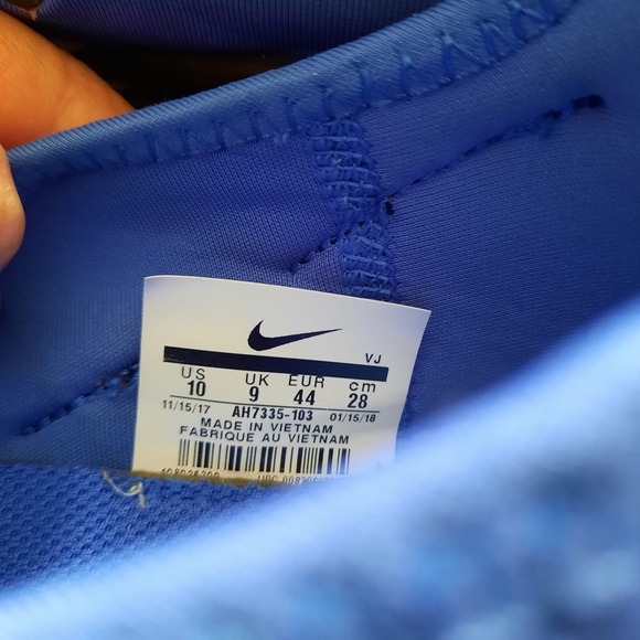 Nike Air Huarache Running Shoes - Picture 8 of 15